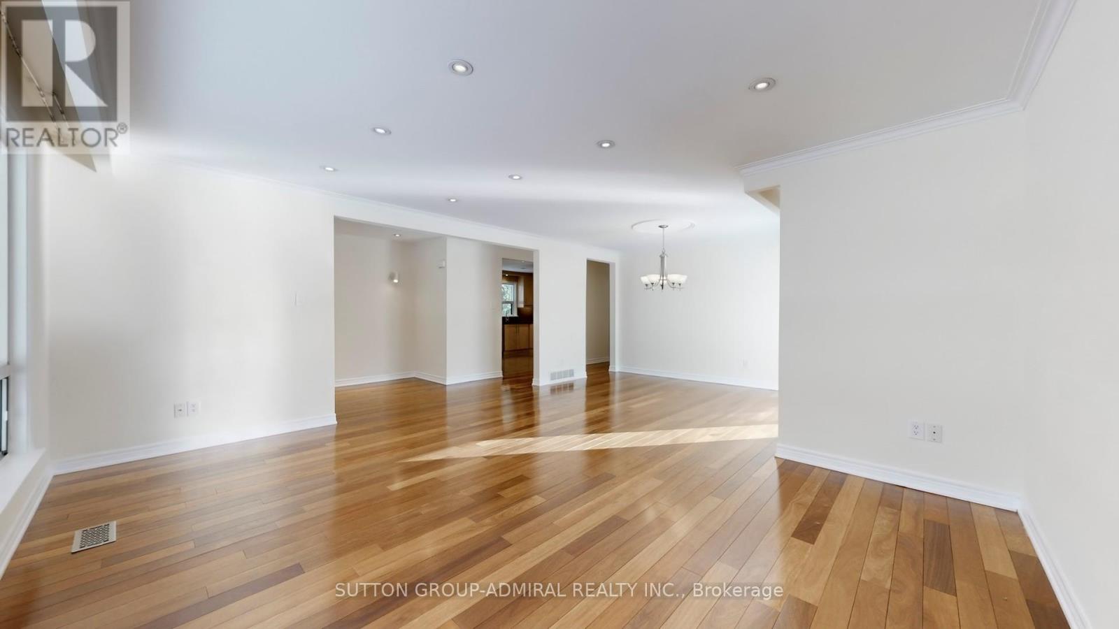 129 Crestwood Road, Vaughan, Ontario  L4J 1A7 - Photo 6 - N13052666