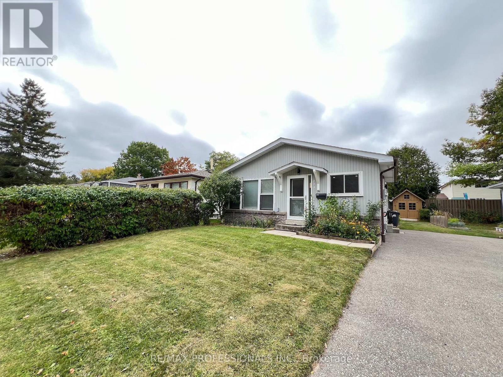 373 West Acres Drive, Guelph, Ontario  N1H 7B3 - Photo 2 - X13704910