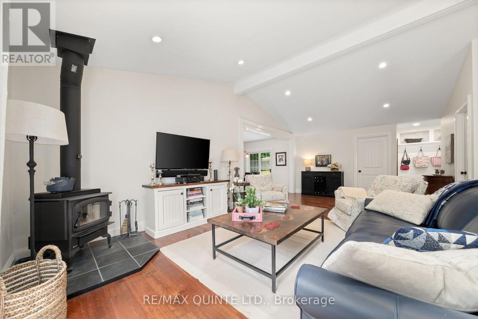 14 Eastern Avenue, Prince Edward County, Ontario  K8N 4Z1 - Photo 12 - X12943836