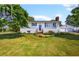 <div class="price">$475,000</div> 12221 Highway 2<br>Lower Onslow, Nova Scotia<br><div class='bed_bath'>4 Bed | 2 Bath</div>