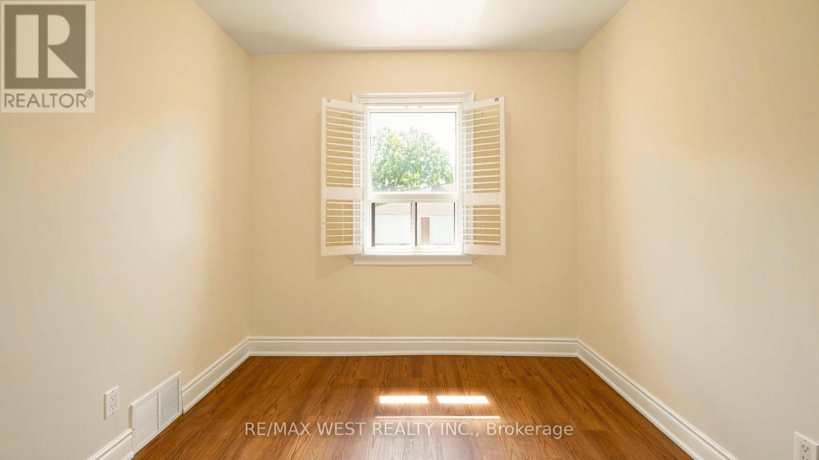 139 Ranee Avenue, Toronto, Ontario  M6A 1N3 - Photo 22 - C13697796