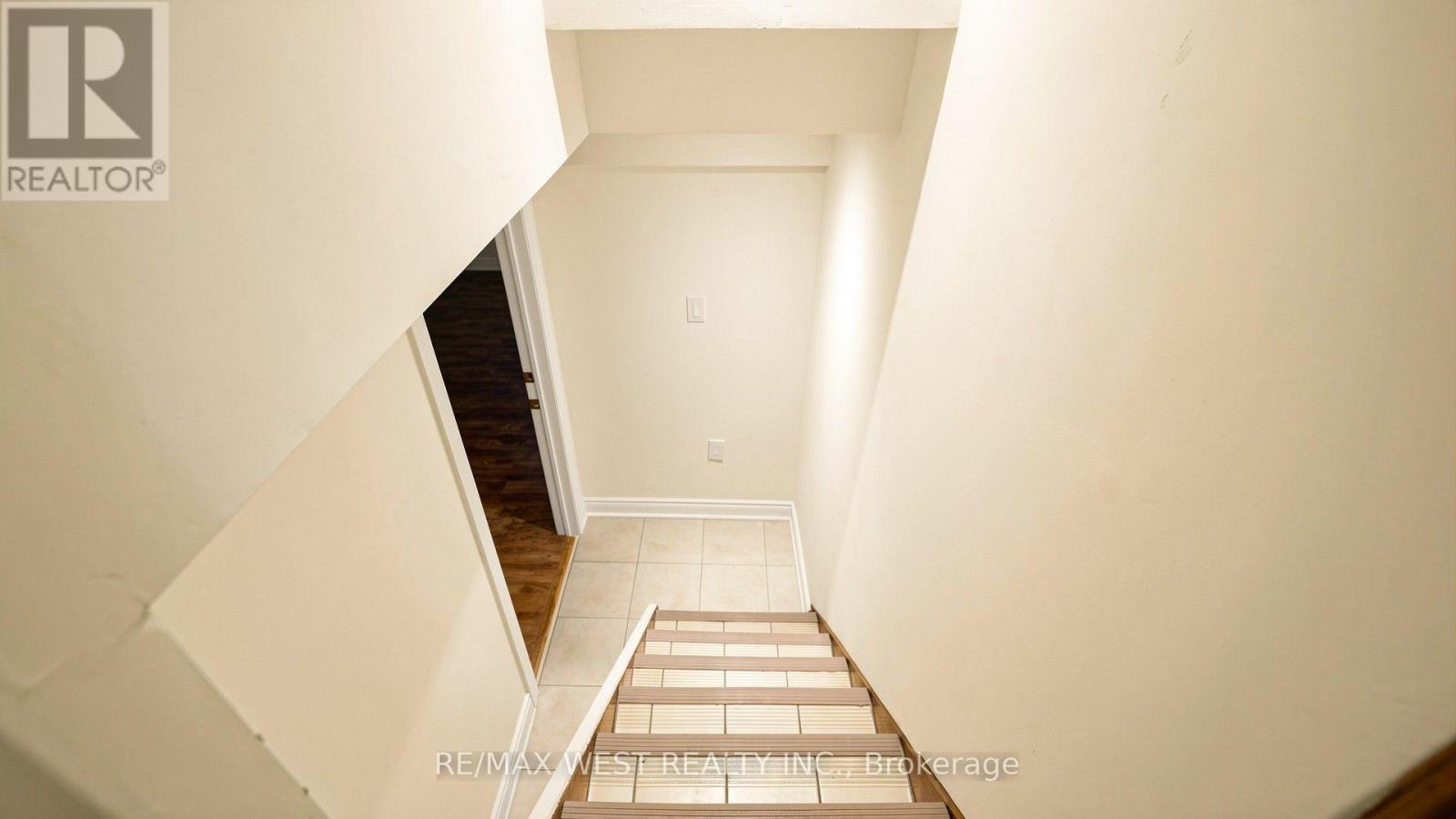 139 Ranee Avenue, Toronto, Ontario  M6A 1N3 - Photo 28 - C13697796