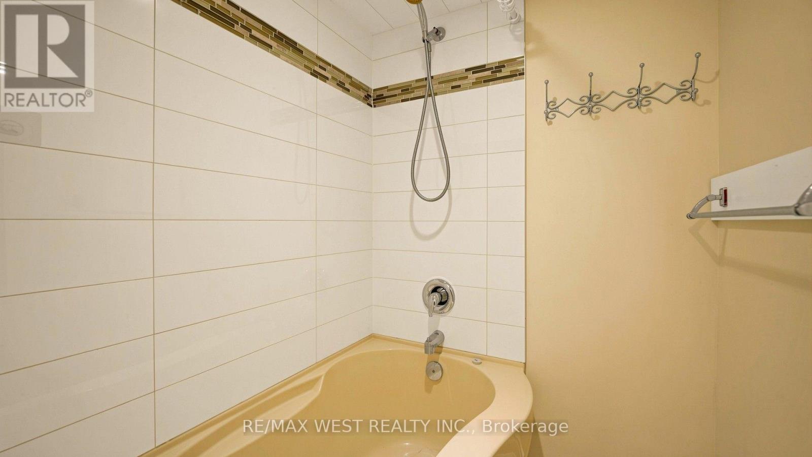 139 Ranee Avenue, Toronto, Ontario  M6A 1N3 - Photo 39 - C13697796