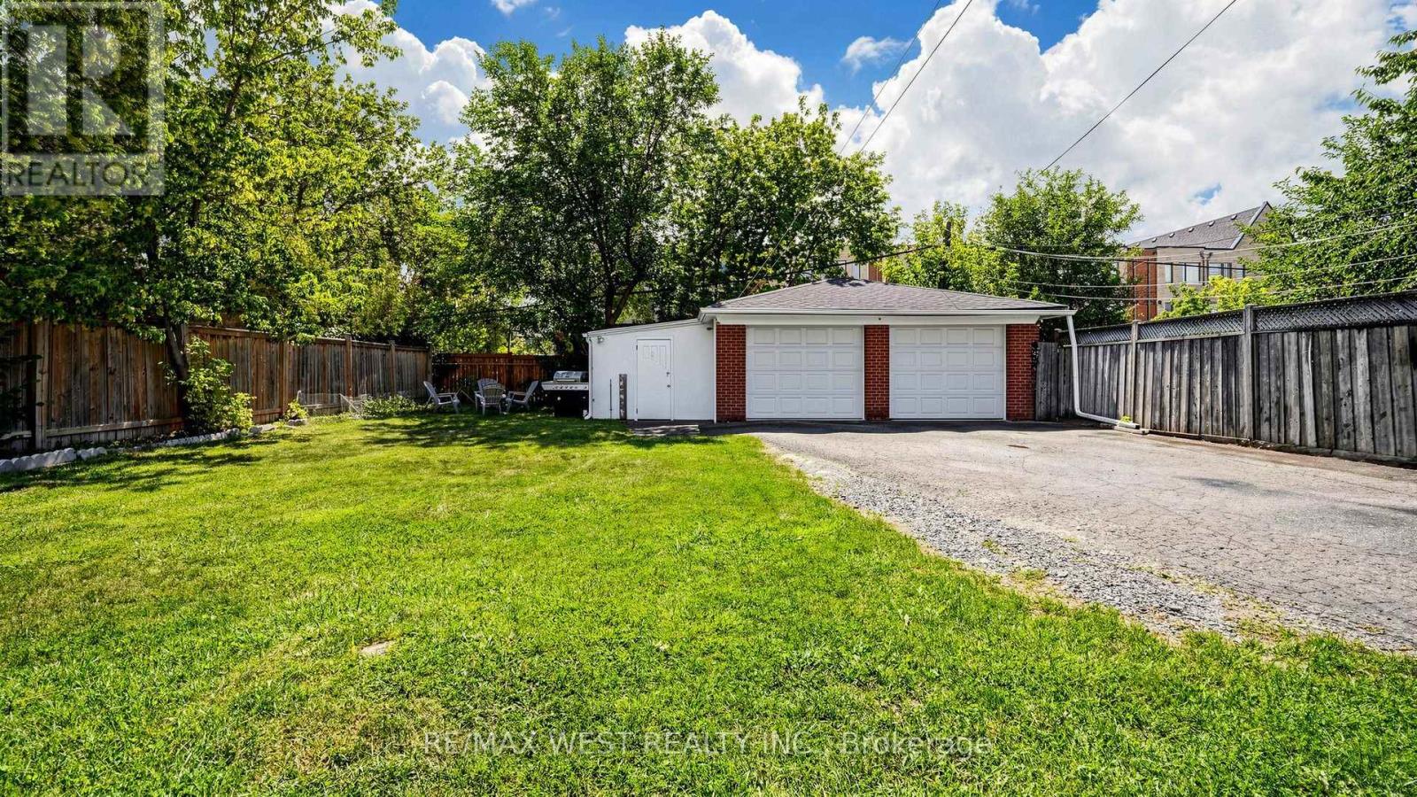 139 Ranee Avenue, Toronto, Ontario  M6A 1N3 - Photo 46 - C13697796