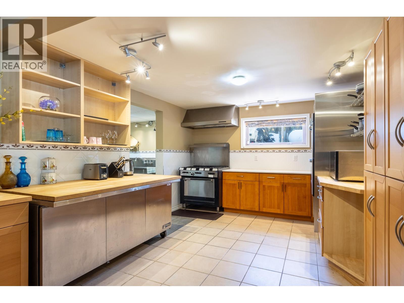 12881 Sunshine Coast Highway, Madeira Park, British Columbia  V0N 2H1 - Photo 27 - R3147690