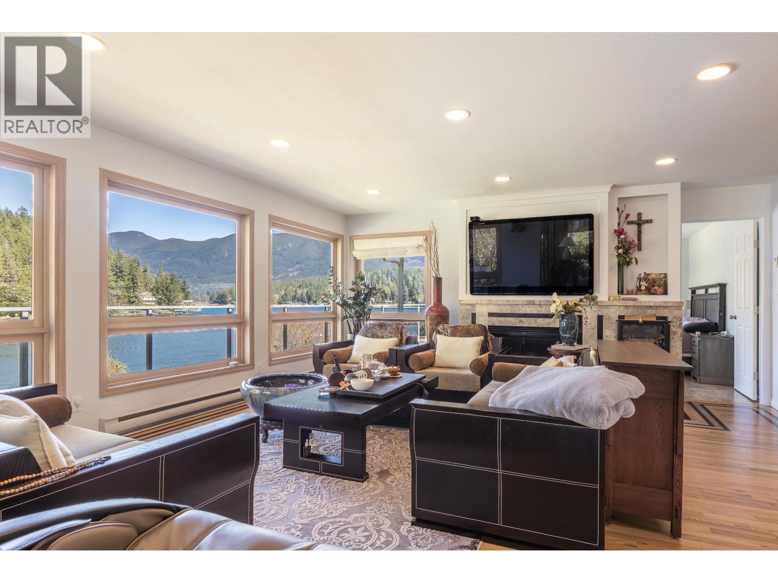 12881 Sunshine Coast Highway, Madeira Park, British Columbia  V0N 2H1 - Photo 12 - R3147690