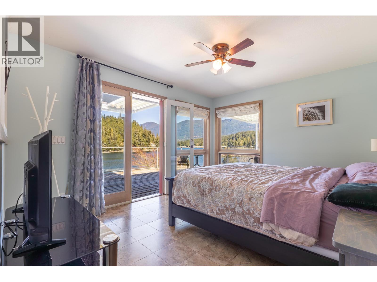 12881 Sunshine Coast Highway, Madeira Park, British Columbia  V0N 2H1 - Photo 19 - R3147690