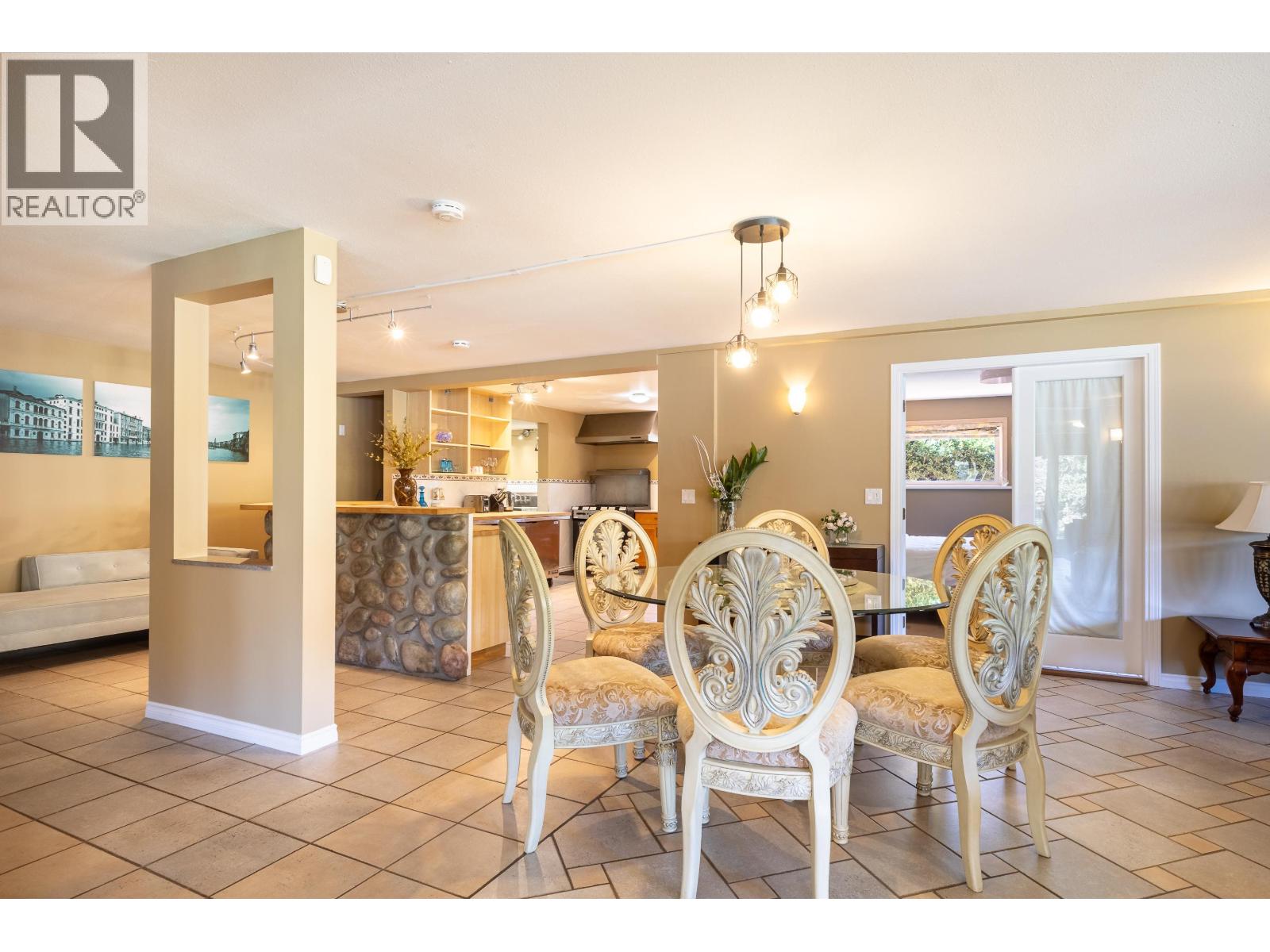 12881 Sunshine Coast Highway, Madeira Park, British Columbia  V0N 2H1 - Photo 25 - R3147690