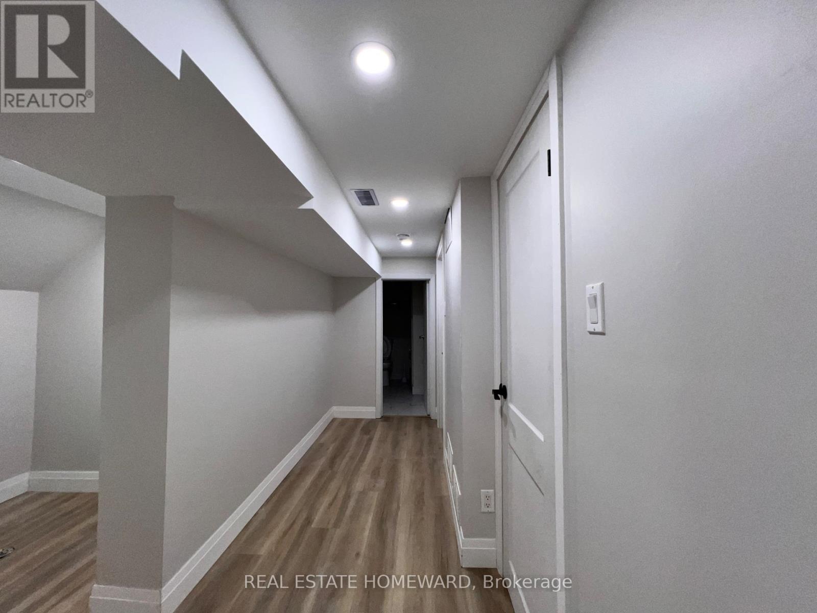 Lower - 2 Harris Park Drive, Toronto, Ontario  M1L 2Z9 - Photo 10 - E13704914