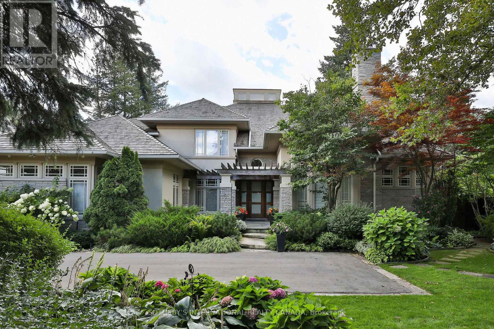 23 COUNTRY LANE, Toronto, Ontario