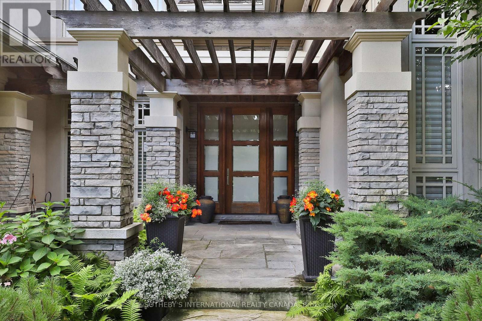 23 Country Lane, Toronto, Ontario  M2L 1E1 - Photo 5 - C13704922