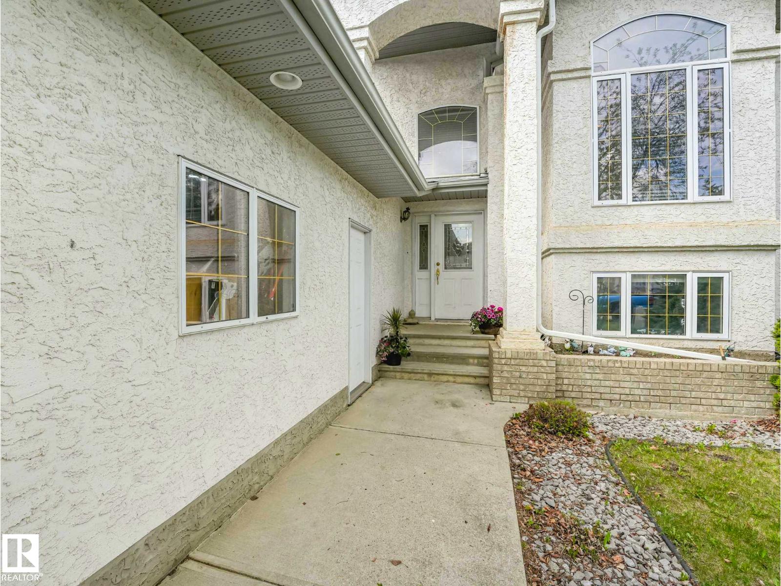 153 Kulawy Dr N NW, Edmonton, Alberta  T6L 6Y9 - Photo 3 - E4504445