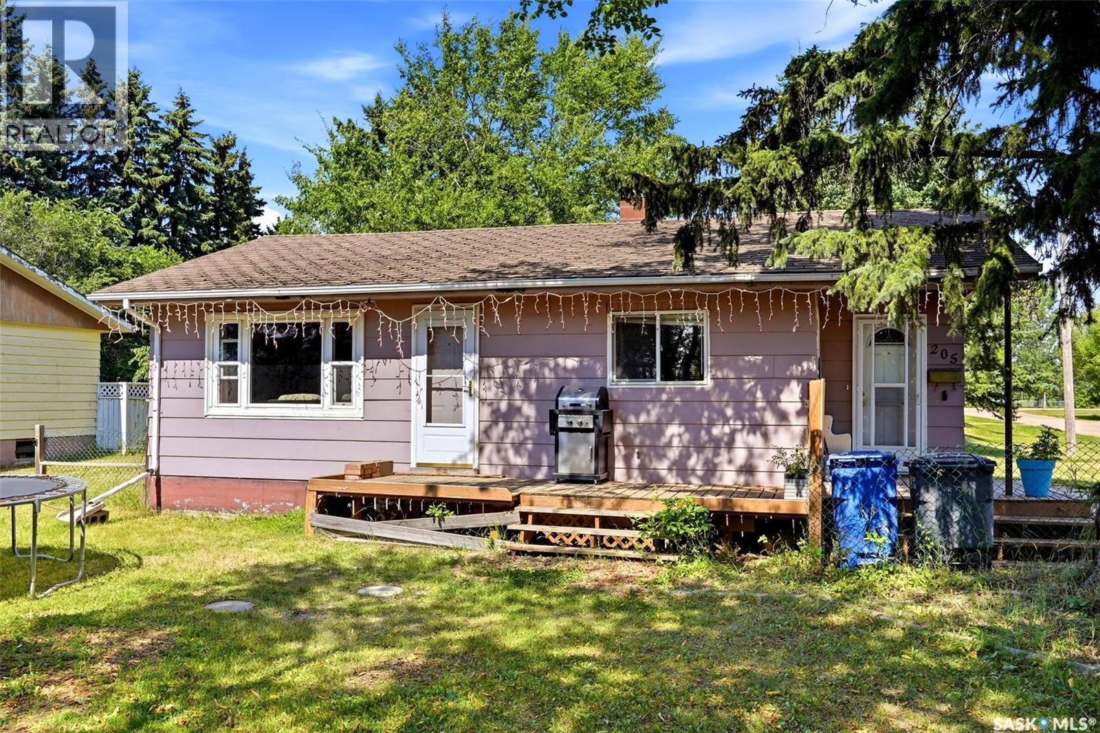 205 First Avenue, Kelliher, Saskatchewan  S0A 1V0 - Photo 1 - SK046408
