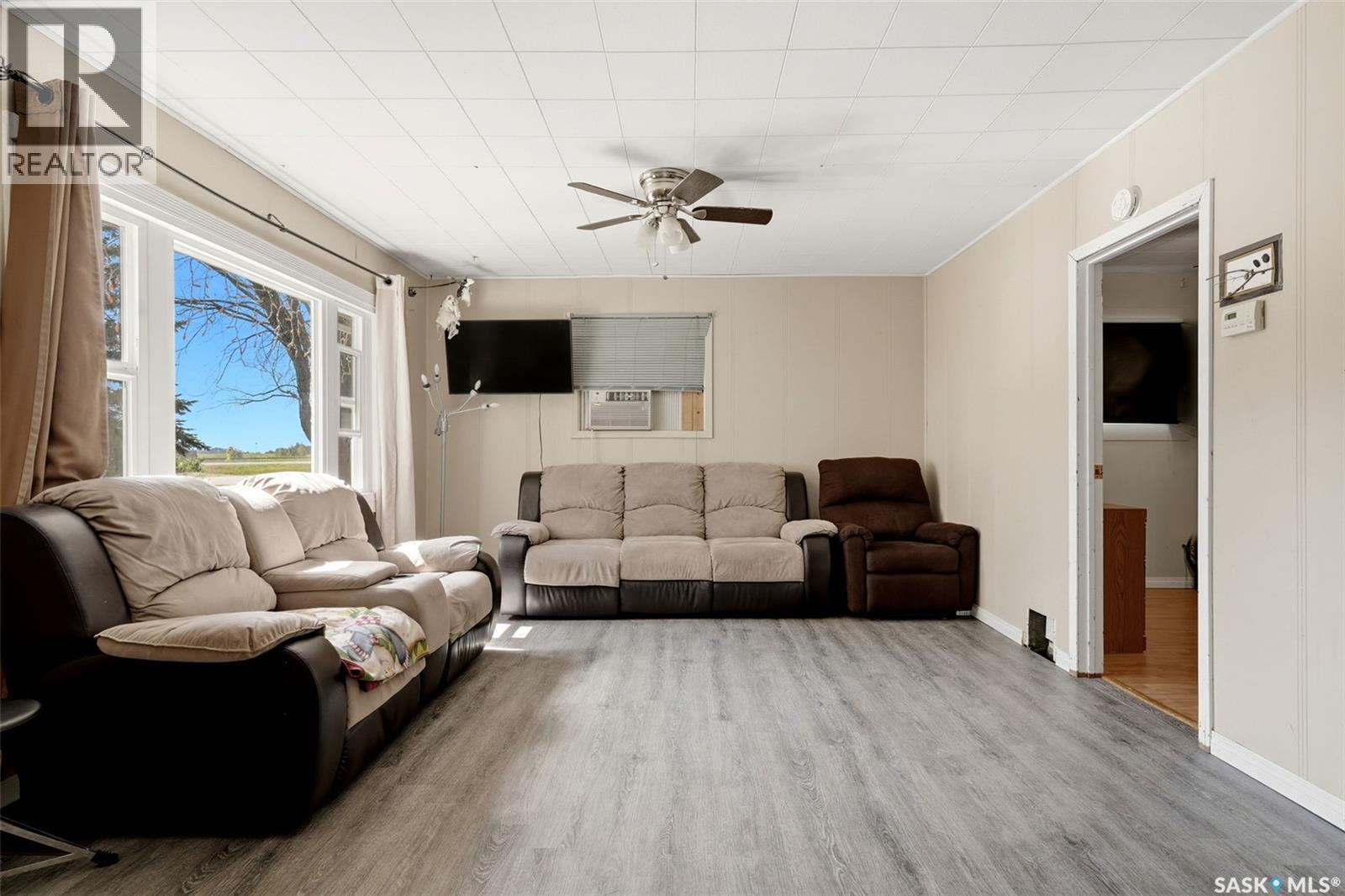205 First Avenue, Kelliher, Saskatchewan  S0A 1V0 - Photo 4 - SK046408