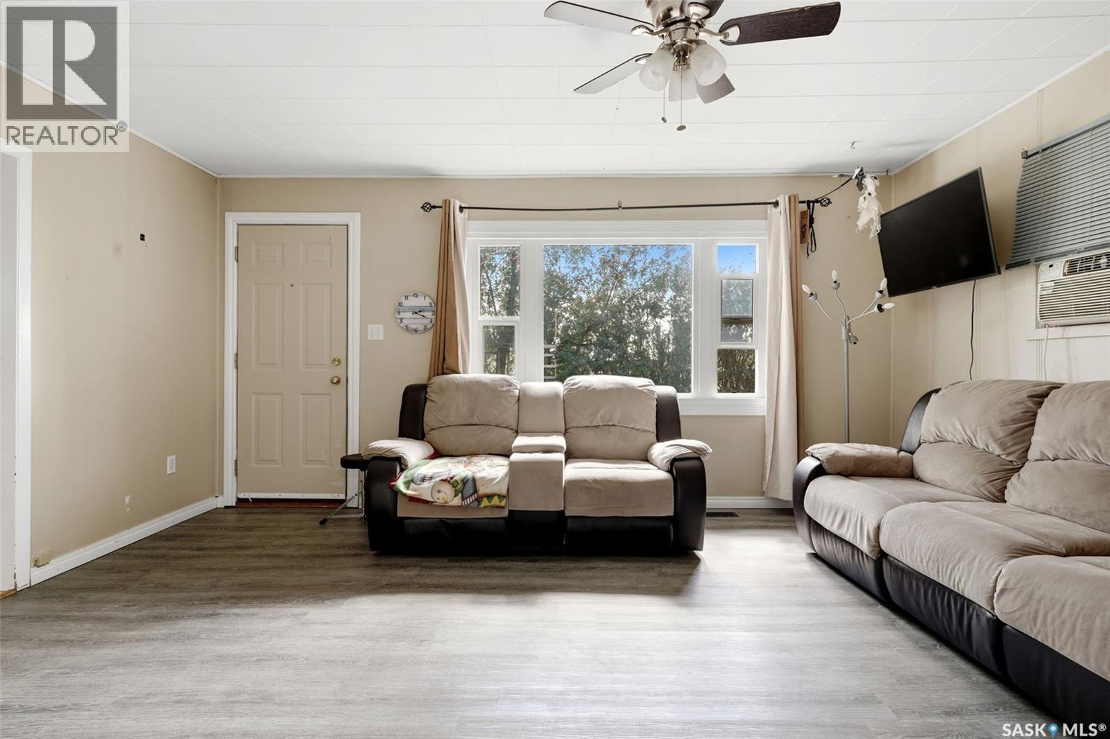 205 First Avenue, Kelliher, Saskatchewan  S0A 1V0 - Photo 5 - SK046408