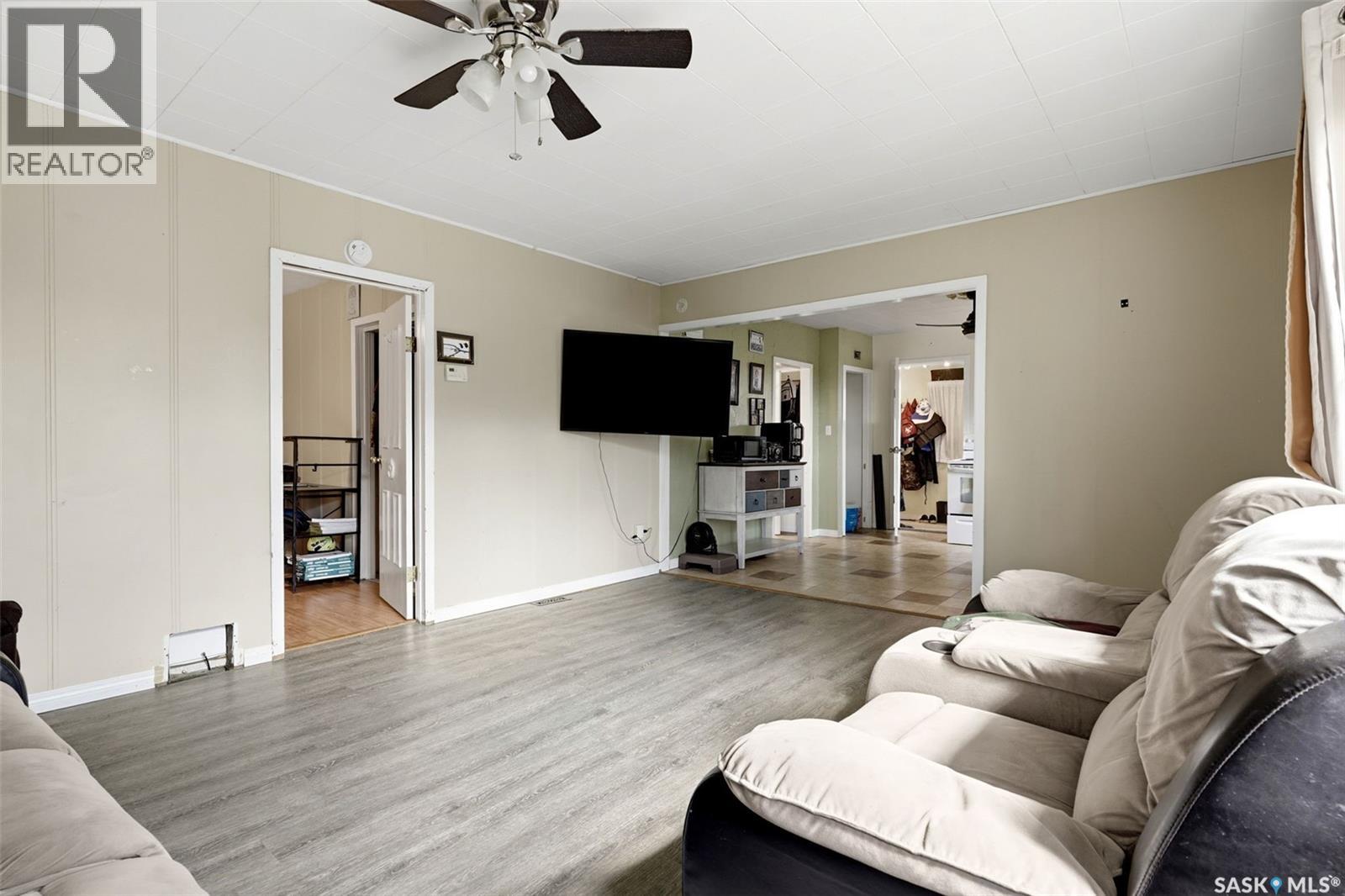 205 First Avenue, Kelliher, Saskatchewan  S0A 1V0 - Photo 6 - SK046408