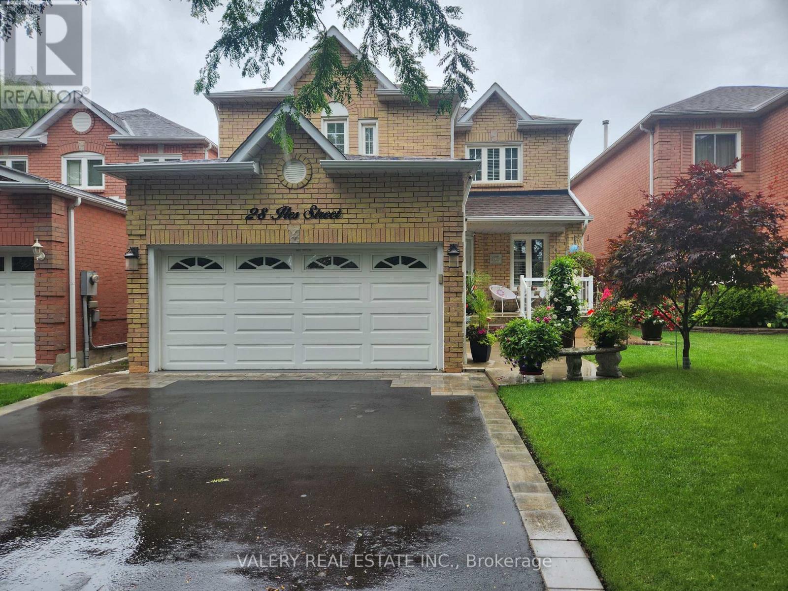 28 ILES STREET, Ajax, Ontario
