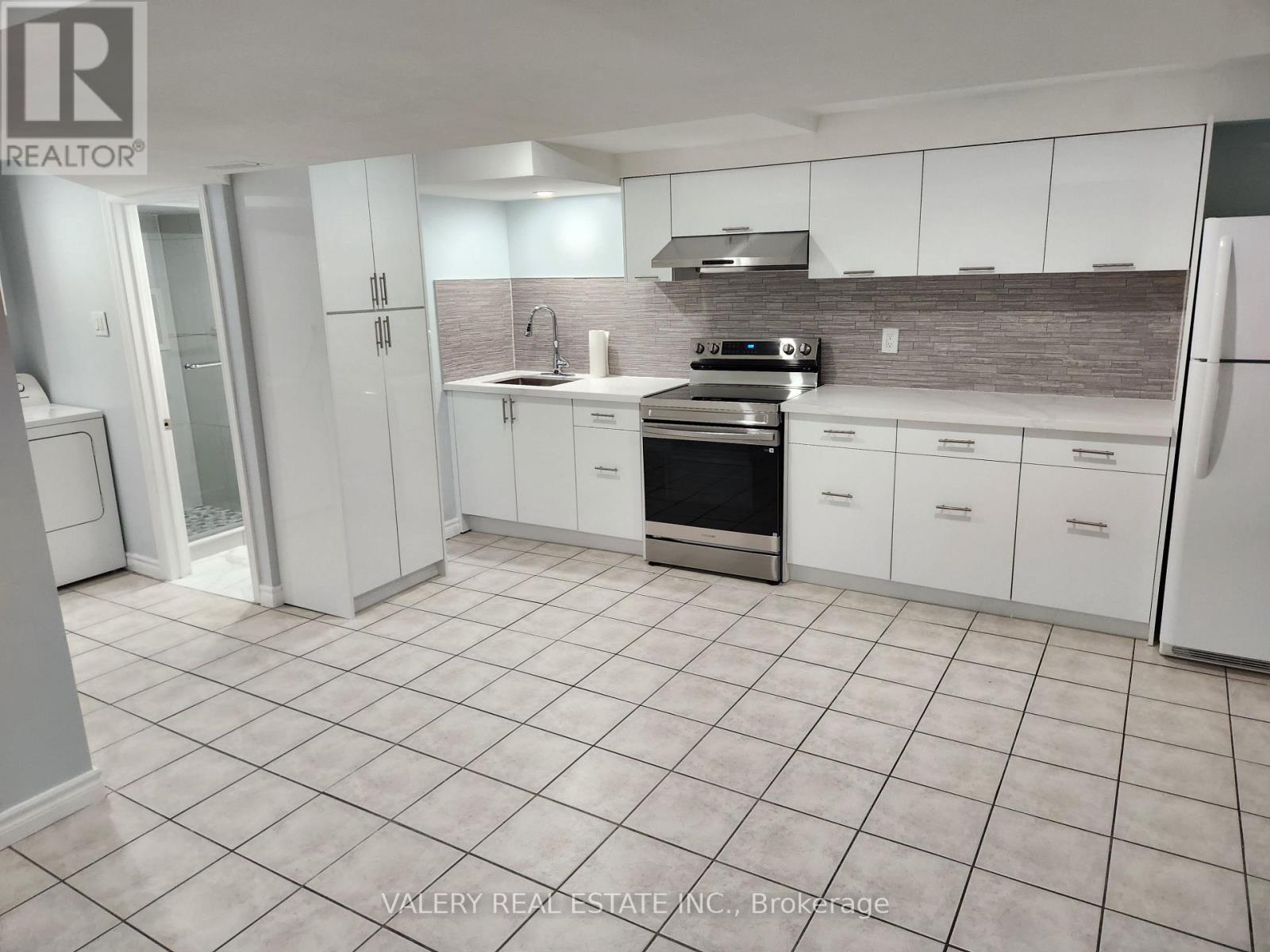 28 Iles Street, Ajax, Ontario  L1T 3V4 - Photo 5 - E13702622