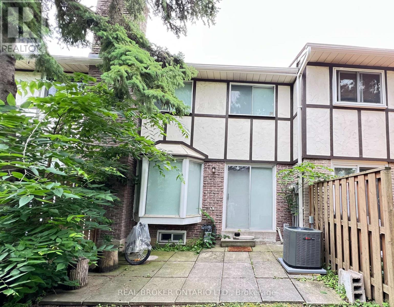 8 - 1485 Gulleden Drive, Mississauga, Ontario L4X 2T2 - Photo 13 - W13683788