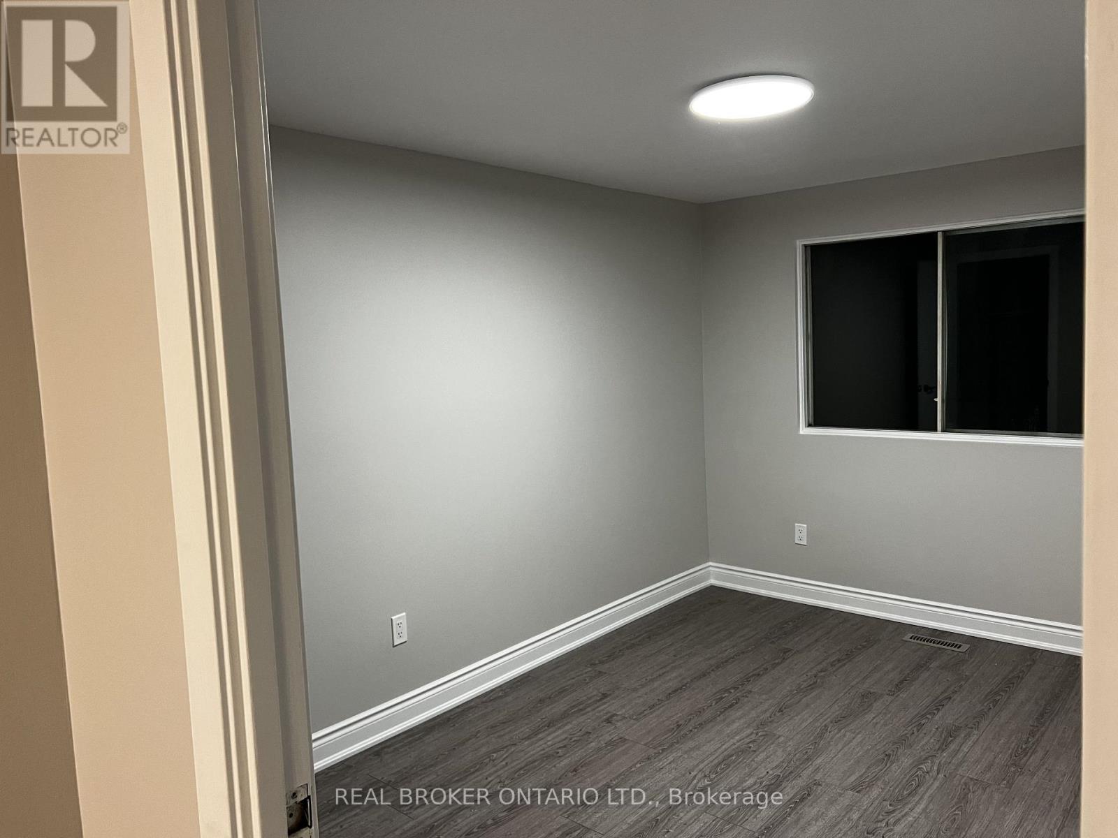 8 - 1485 Gulleden Drive, Mississauga, Ontario L4X 2T2 - Photo 10 - W13683788
