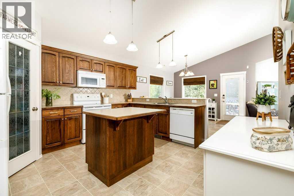 36 Aspen Heights Way, Innisfail, Alberta  T4G 1Y5 - Photo 2 - A2339475