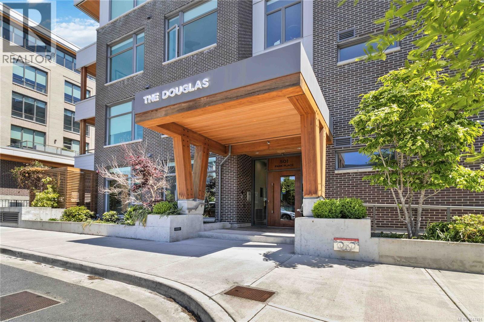 601 501 Park Pl, Esquimalt, British Columbia  V9A 0H3 - Photo 2 - 1047491