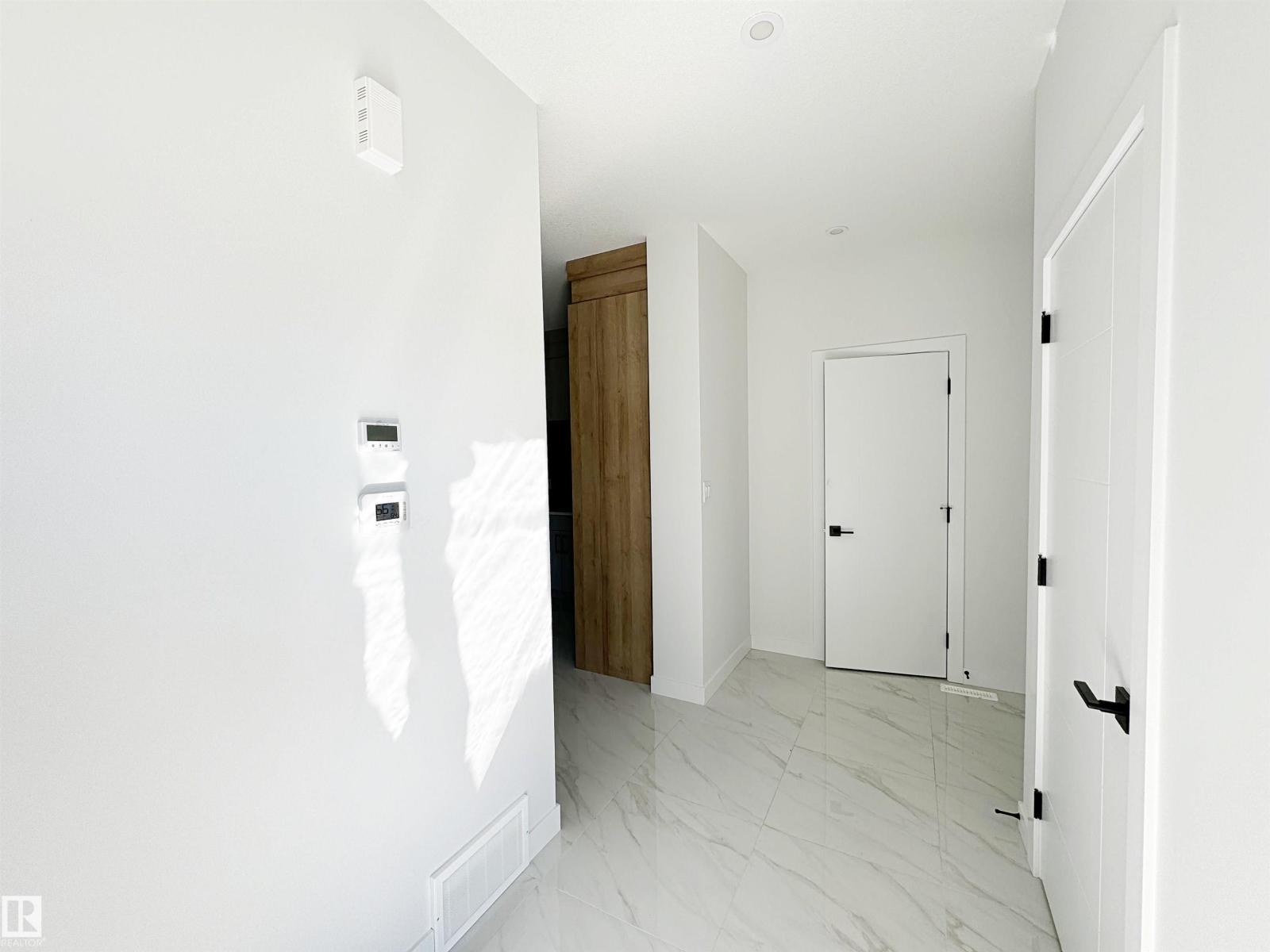 1312 35 St NW, Edmonton, Alberta  T6L 3E8 - Photo 6 - E4503867