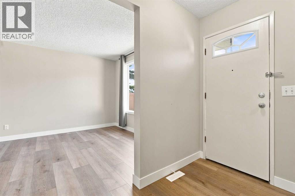 35, 740 Bracewood Drive SW, Calgary, Alberta T2W 3N3 - Photo 6 - A2338390