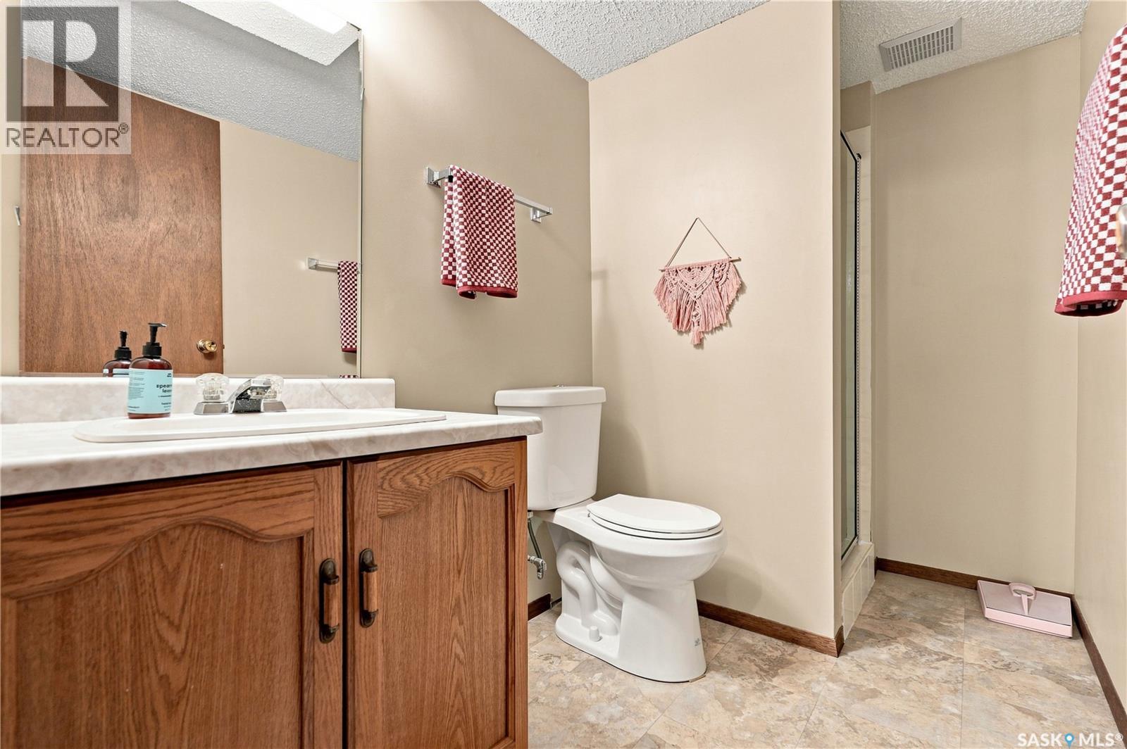 2006 Louise Avenue, Saskatoon, Saskatchewan  S7J 2C2 - Photo 40 - SK046385