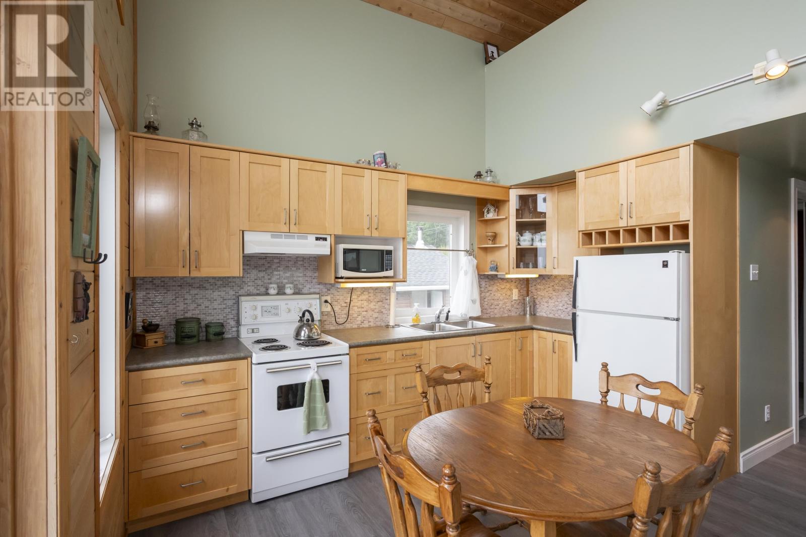 608 White Birch Beach Rd, Shuniah, Ontario  P7A 4B5 - Photo 11 - TB2602149