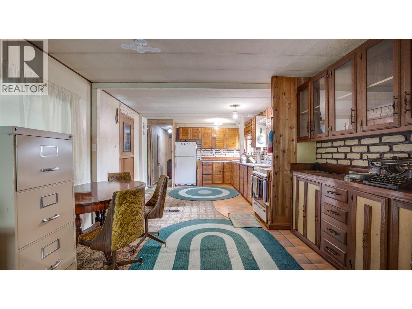 686 Powell Road, Lumby, British Columbia  V0E 2G7 - Photo 7 - 10392209