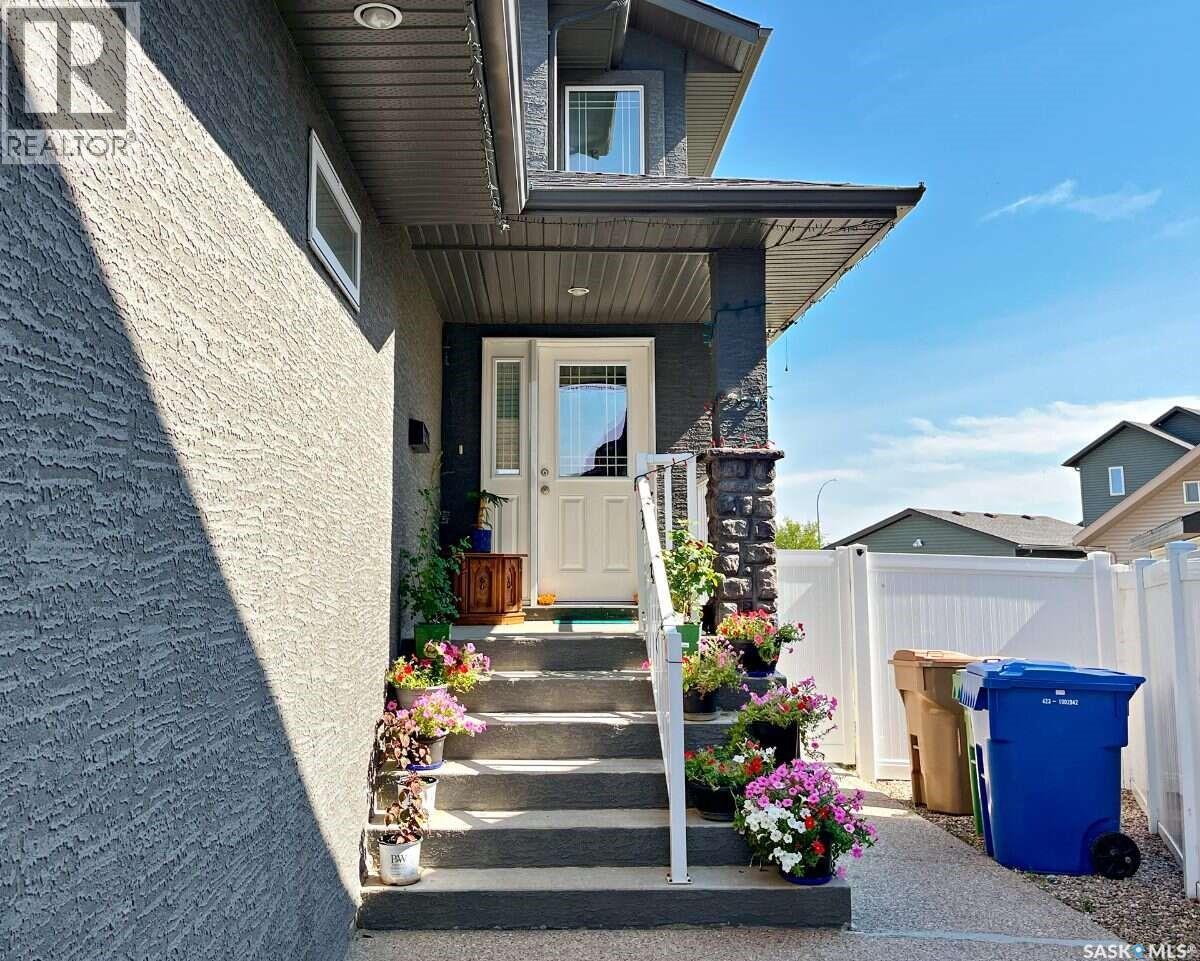 5280 Aerial Crescent, Regina, Saskatchewan  S4W 0C8 - Photo 2 - SK046426