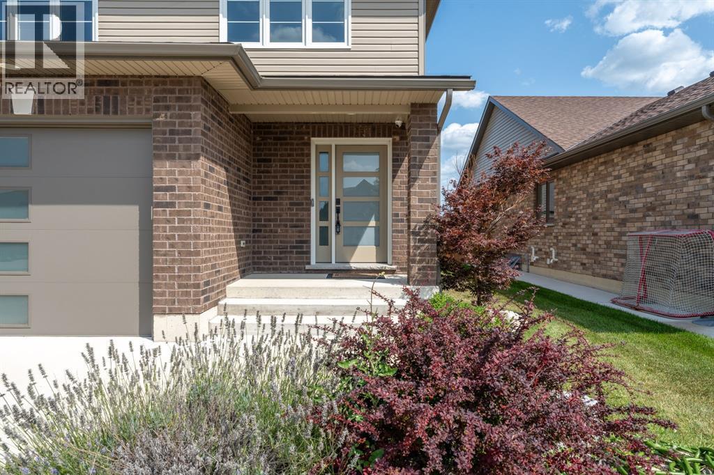 109 KAMAL DRIVE Sarnia Ontario Canada N7S0A5 5