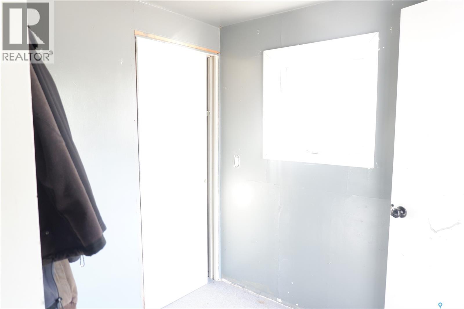 305 1st Street E, Mossbank, Saskatchewan  S0H 3G0 - Photo 13 - SK046428