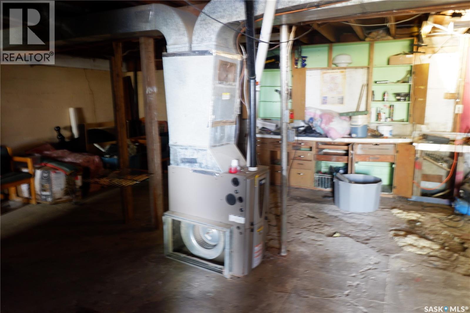 305 1st Street E, Mossbank, Saskatchewan  S0H 3G0 - Photo 17 - SK046428