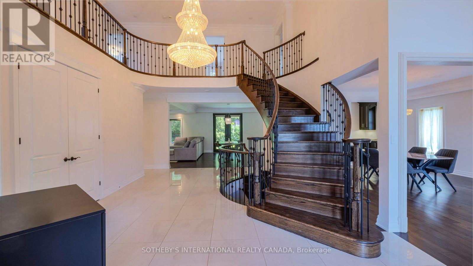 369 Lees Lane, Oakville, Ontario  L6L 4S4 - Photo 2 - W13474166
