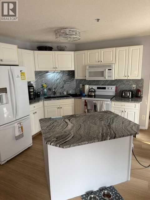 205, 3205 Valleyview Park Se, Calgary, Alberta  t2b 3r6 - Photo 2 - A2336058