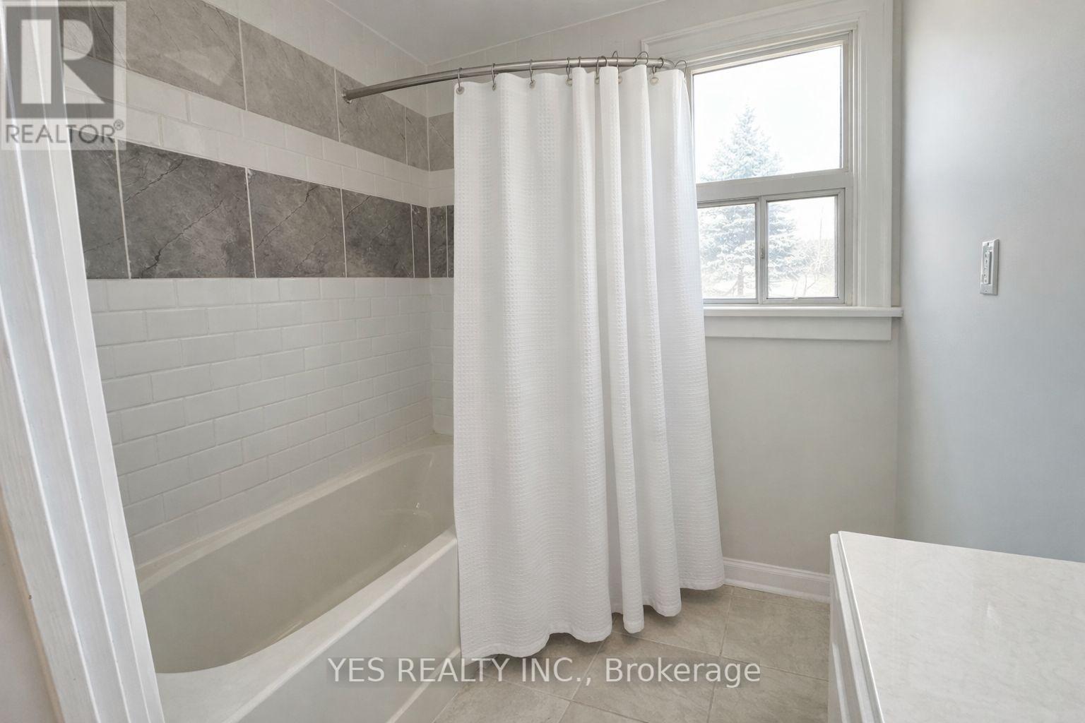 199 North Service Road, Mississauga, Ontario  L5A 1A4 - Photo 5 - W13147750