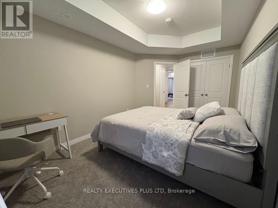 38 Thatcher Drive, Guelph, Ontario  N1L 1B3 - Photo 12 - X12959972