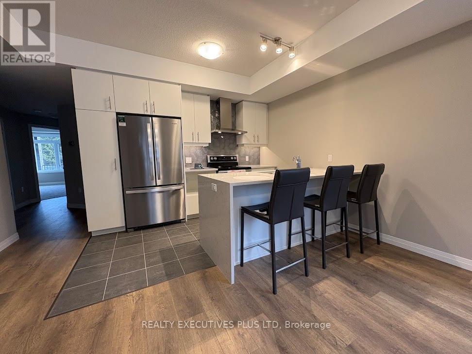 38 Thatcher Drive, Guelph, Ontario  N1L 1B3 - Photo 4 - X12959972