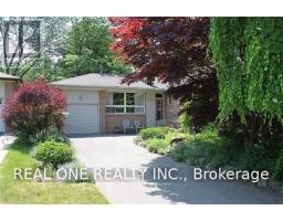 33 GROVELAND CRESCENT, Toronto, Ontario