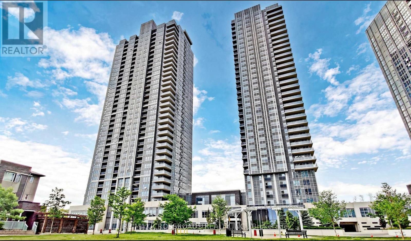 525 - 275 VILLAGE GREEN SQUARE, Toronto, Ontario