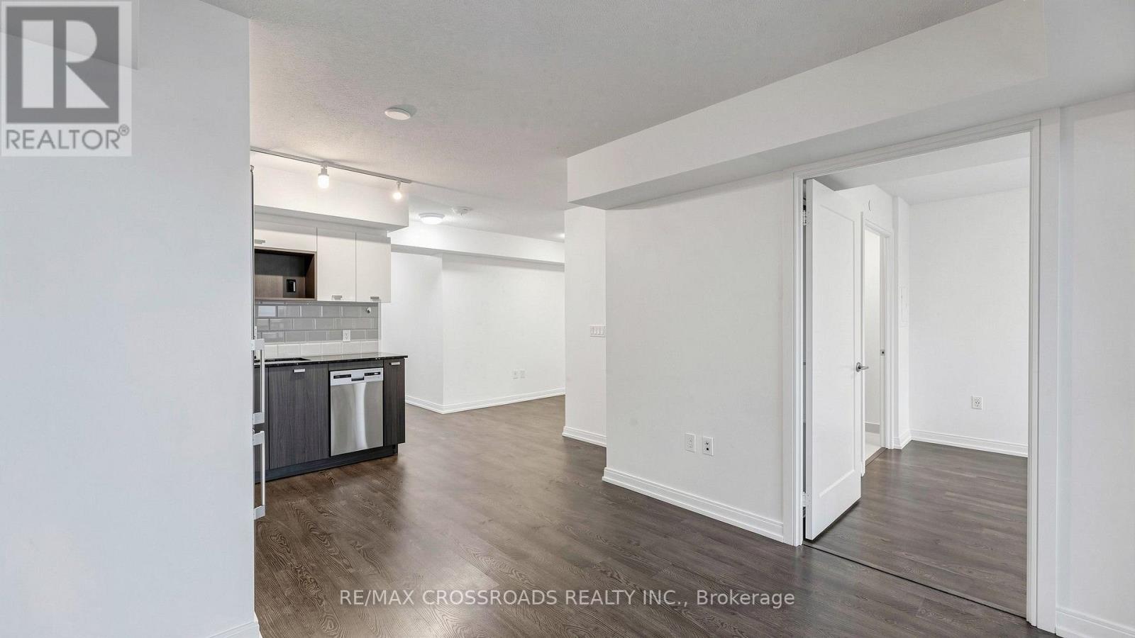 525 - 275 Village Green Square, Toronto, Ontario  M1S 0L8 - Photo 13 - E13704992
