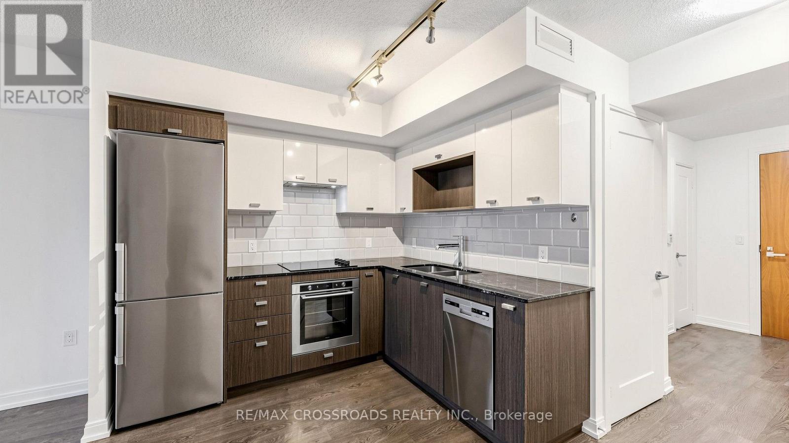 525 - 275 Village Green Square, Toronto, Ontario  M1S 0L8 - Photo 15 - E13704992