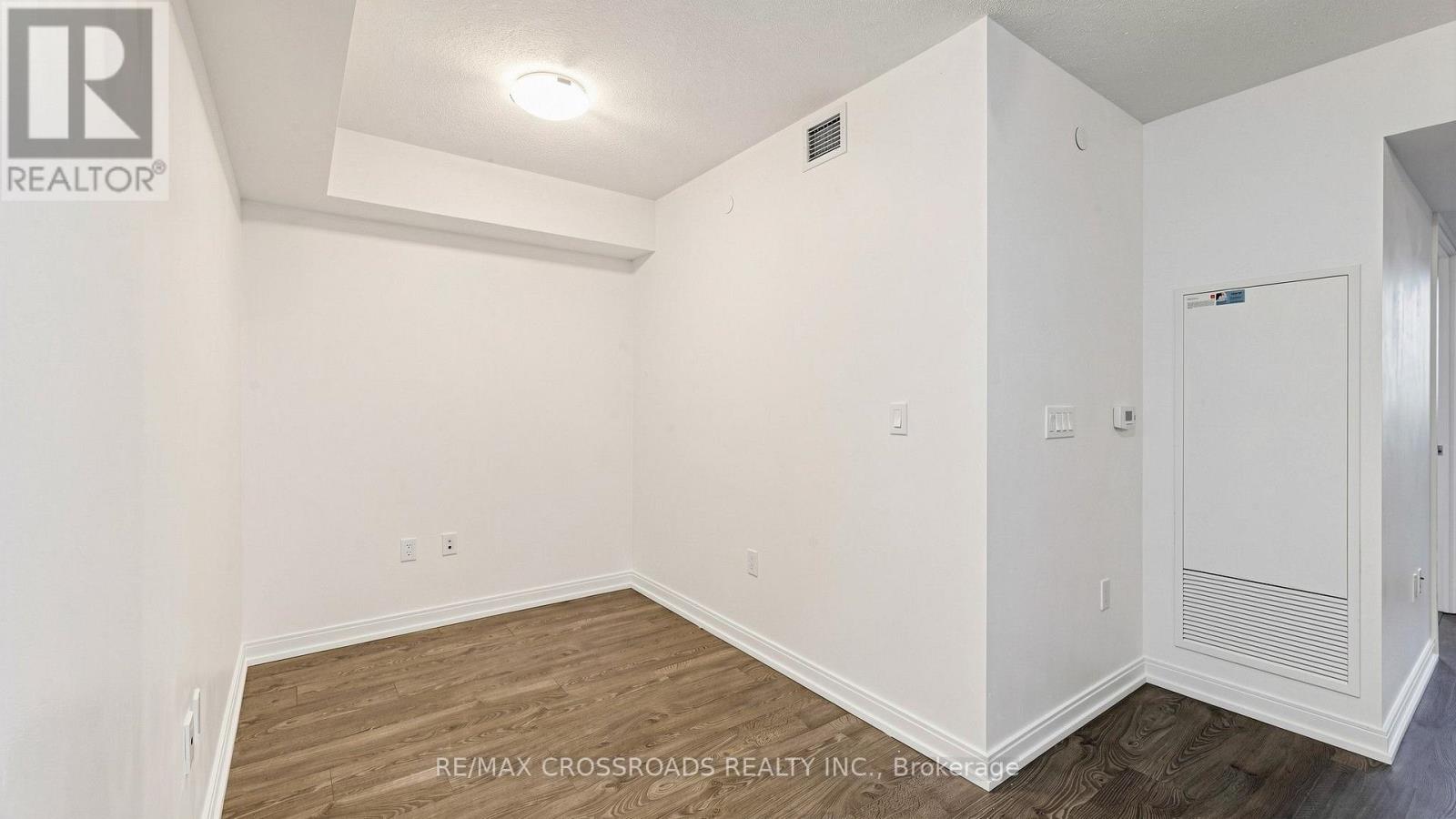 525 - 275 Village Green Square, Toronto, Ontario  M1S 0L8 - Photo 19 - E13704992