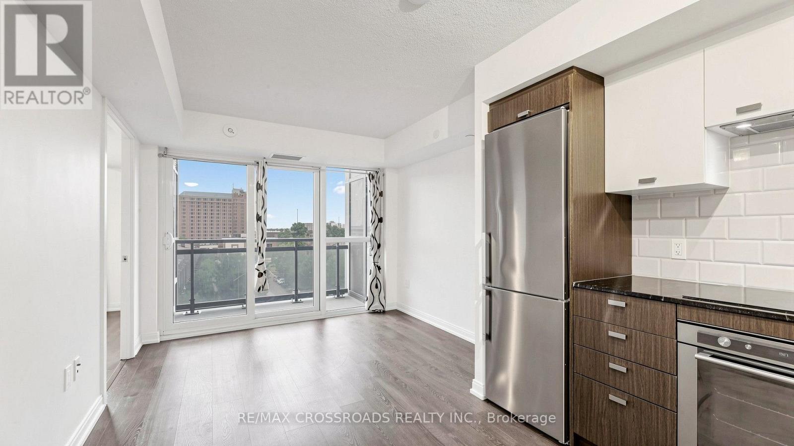 525 - 275 Village Green Square, Toronto, Ontario  M1S 0L8 - Photo 8 - E13704992
