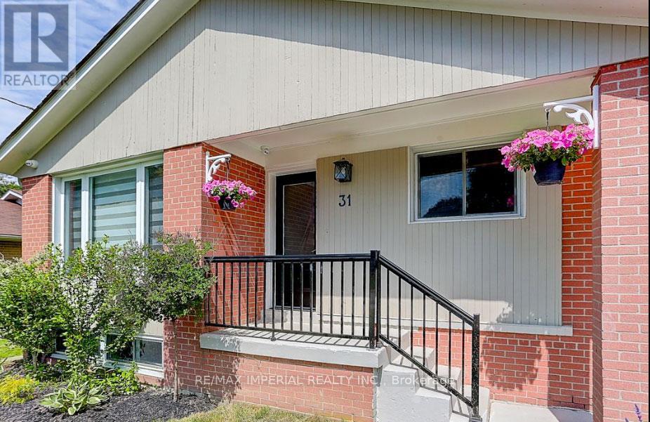 Main Floor - 31 Knowles Crescent, Aurora, Ontario  L4G 1Z6 - Photo 2 - N13704998
