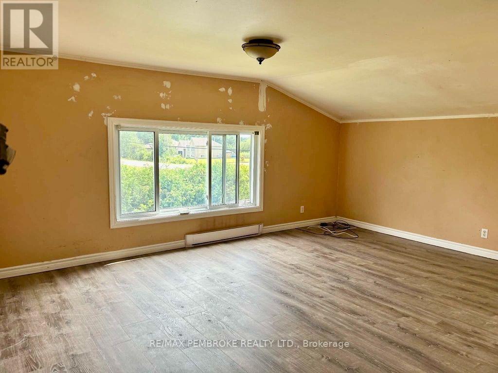3396 B Line Road, Laurentian Valley, Ontario  K8A 6W7 - Photo 20 - X13705020
