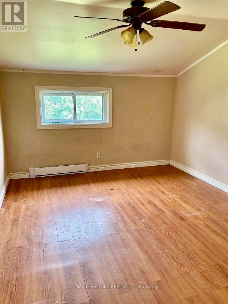 3396 B Line Road, Laurentian Valley, Ontario  K8A 6W7 - Photo 26 - X13705020