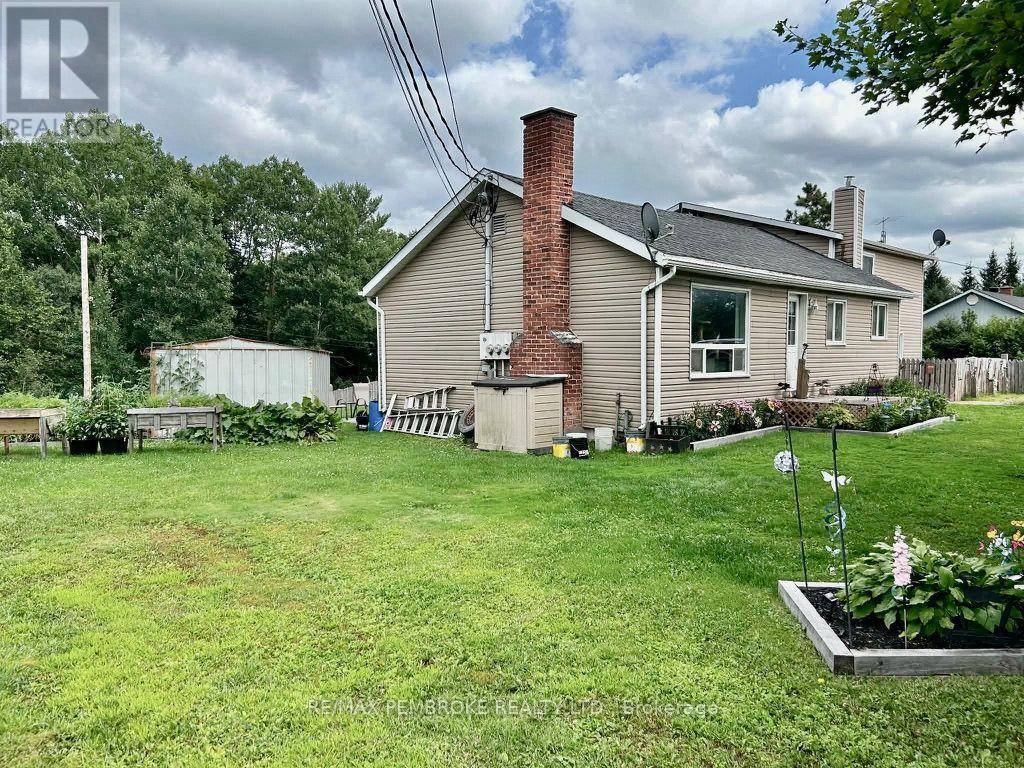 3396 B Line Road, Laurentian Valley, Ontario  K8A 6W7 - Photo 3 - X13705020